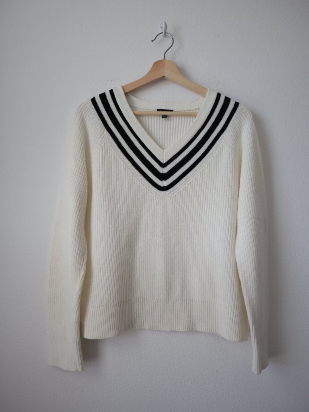 Talbots Cream and Black Stripe V-Neck Sweater | M